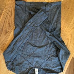 Adorable workout iviva tee.